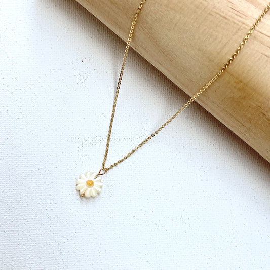 Daisy Pendant Necklace