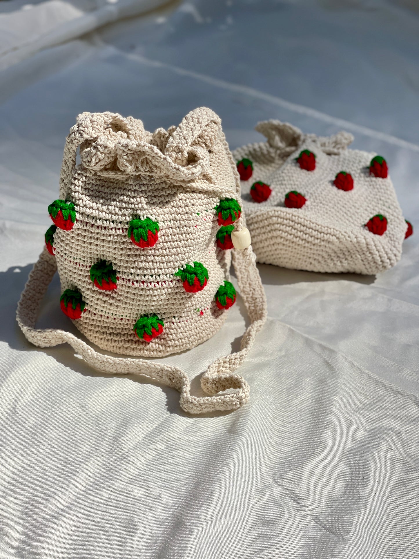Pop Out Strawberry Crochet Bucket Crossbody Bag