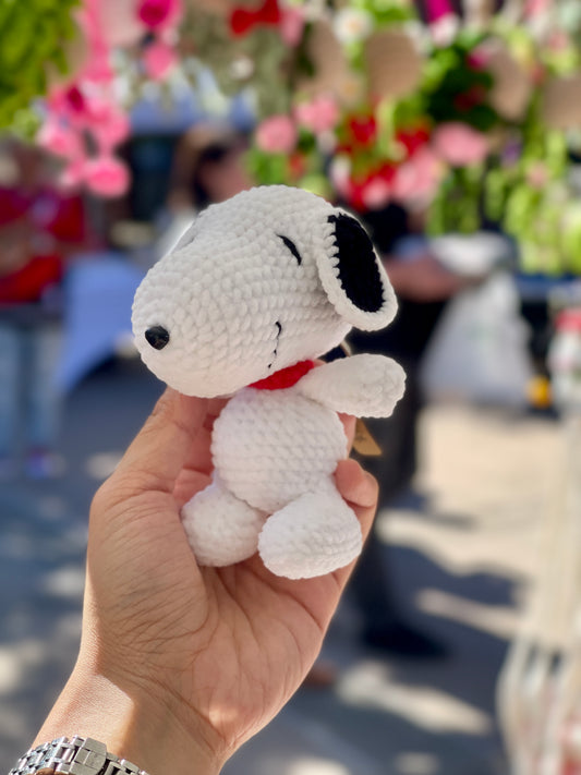 Red Collar Snoopy Crochet Keychain