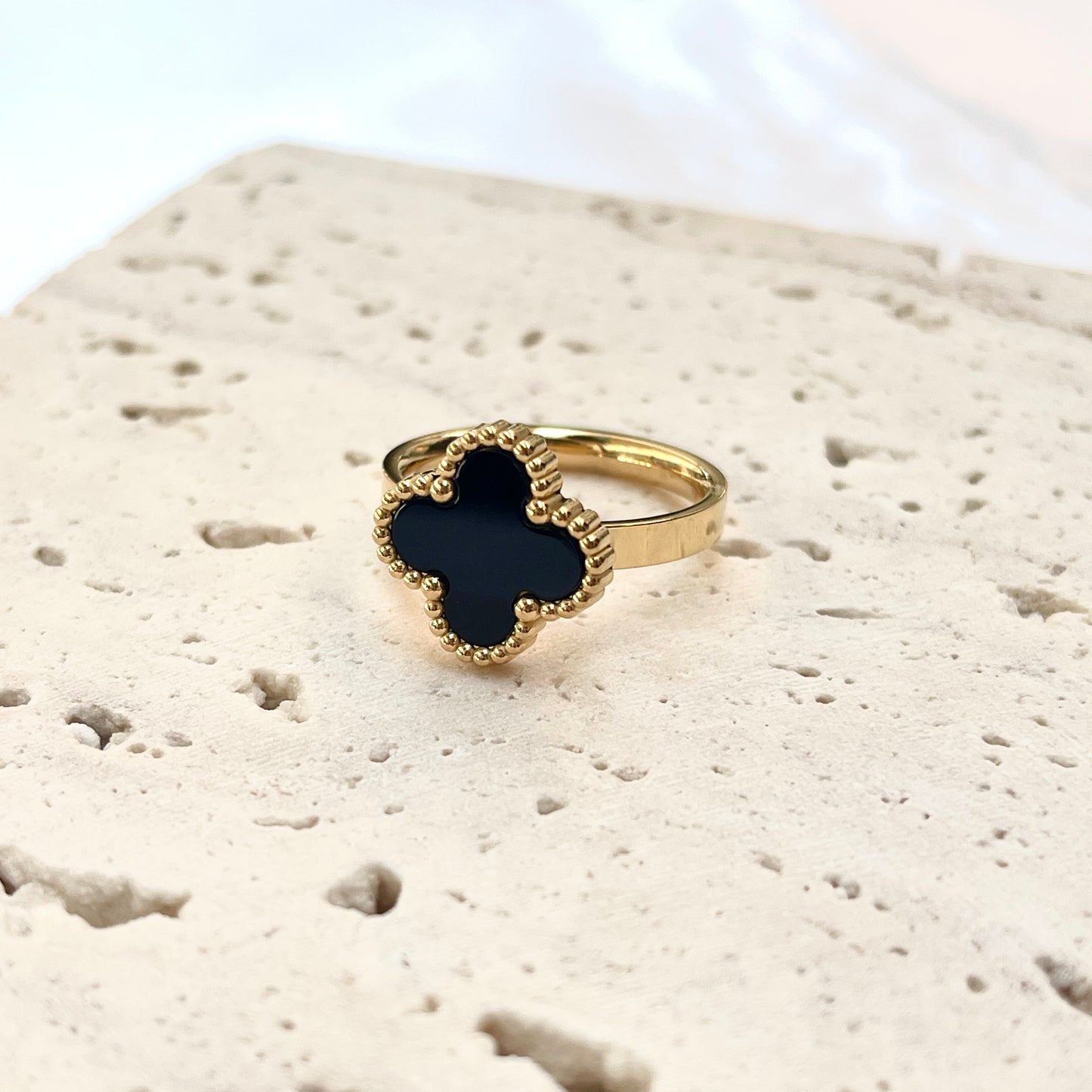 Clover Ring